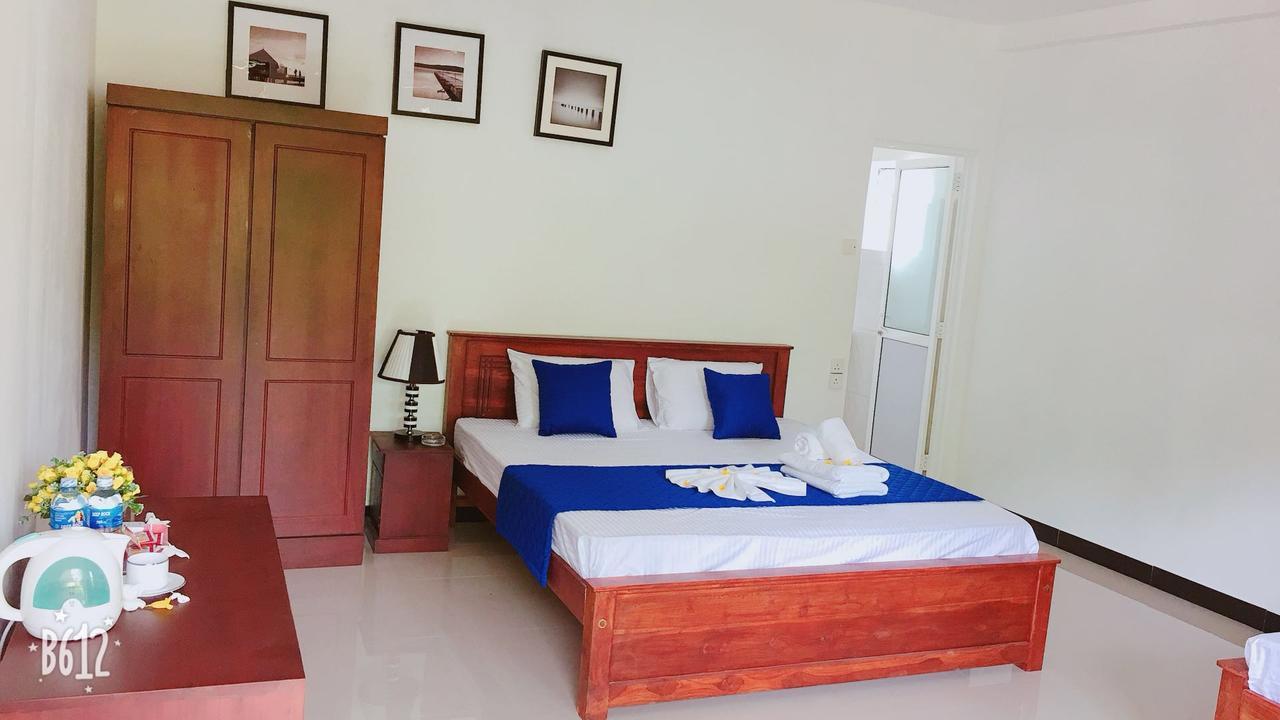 Blue Whale Holiday Hotel Mirissa Exterior photo