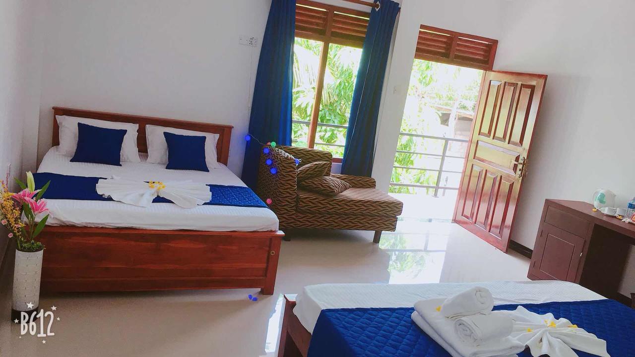 Blue Whale Holiday Hotel Mirissa Exterior photo
