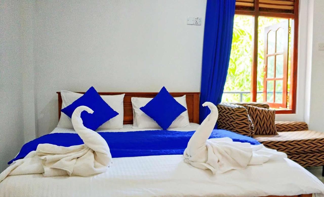 Blue Whale Holiday Hotel Mirissa Exterior photo