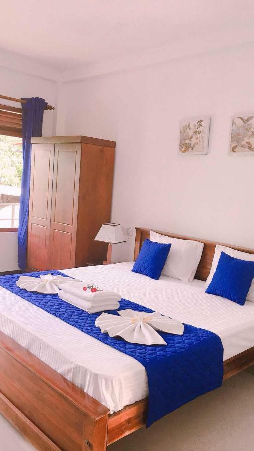 Blue Whale Holiday Hotel Mirissa Exterior photo