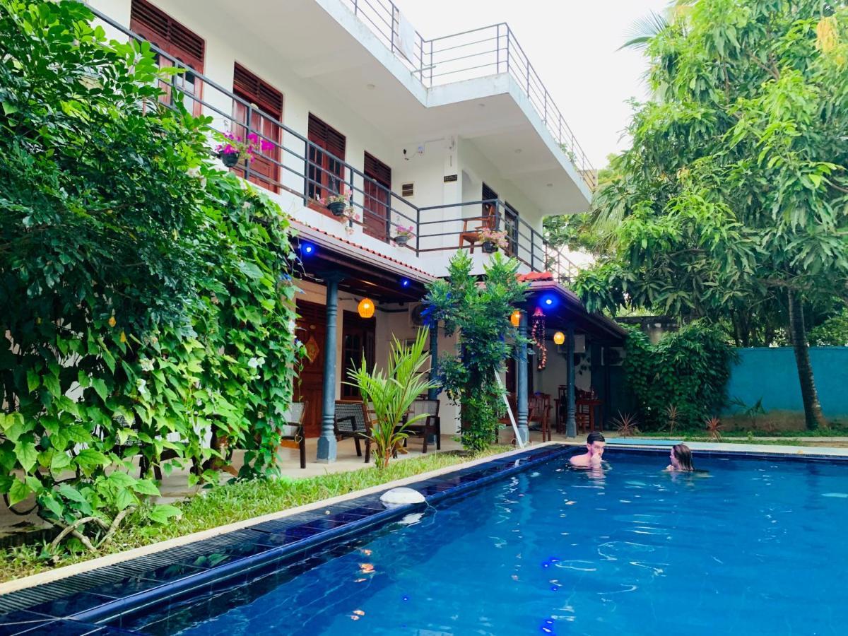 Blue Whale Holiday Hotel Mirissa Exterior photo